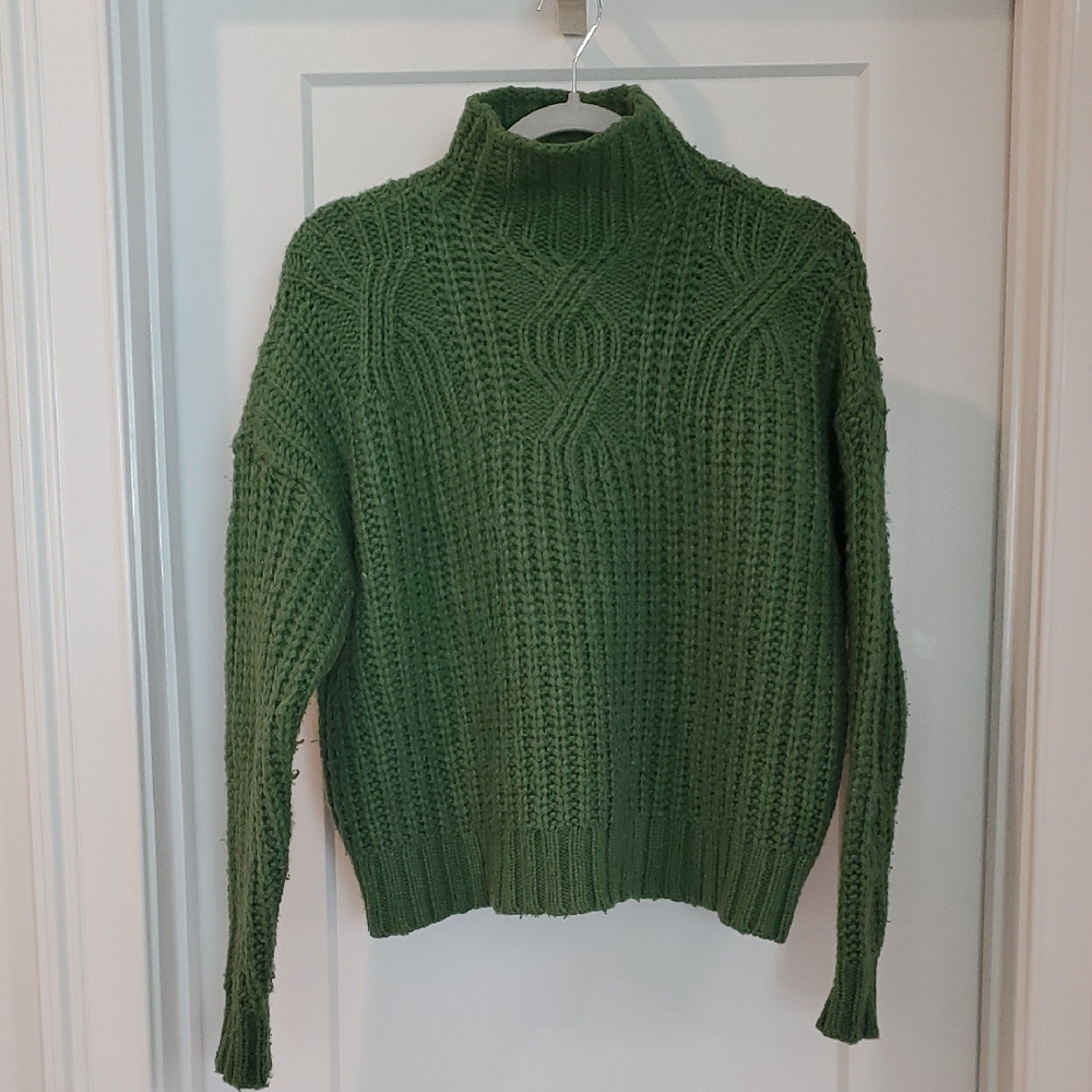 Sale Aerie Forest Green Cable Knit Turtleneck Sweater XS
